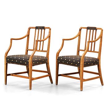 A pair of English armchairs, circa 1800.