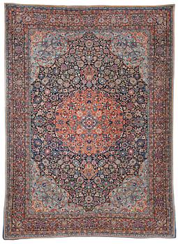 1318. SEMI-ANTIQUE TEHERAN/ESFAHAN. 355,5 x 260,5 cm including a flat woven border along all four sides.