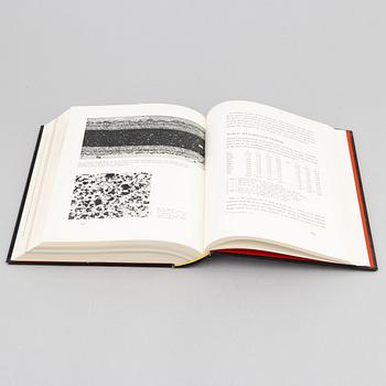 Sung Sherds, Nils Palmgren, Walter Steger and Nils Sundius. Gustavbergs Fabriker. Almquist & Wiksell, Stockholm.