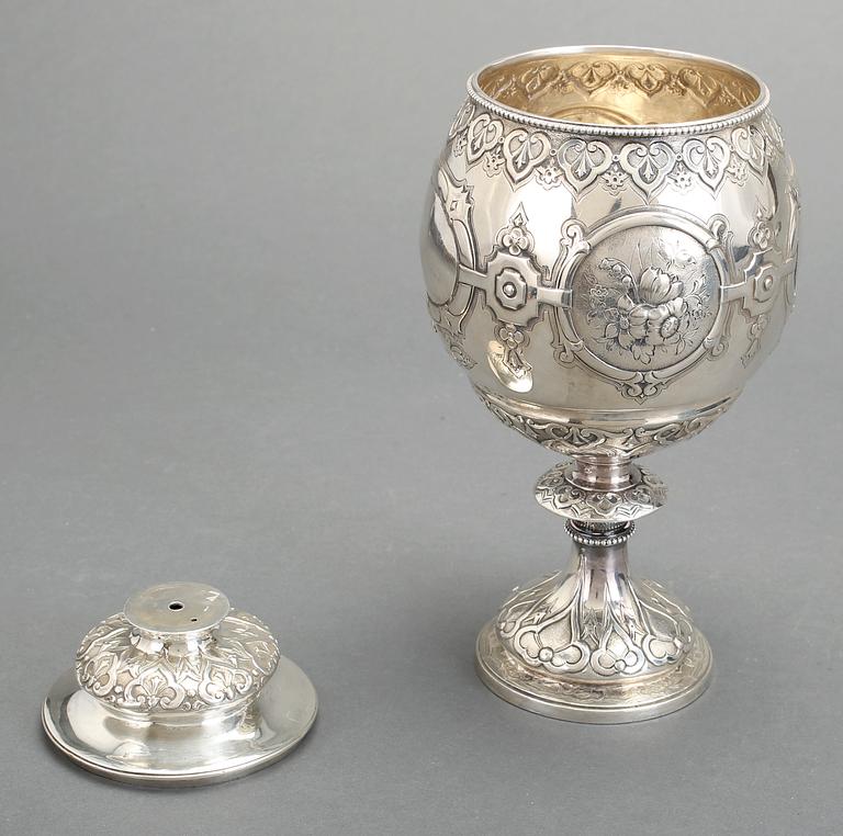 POKAL med LOCK, silver, Edward och John Barnard, London, England, 1864. Vikt ca 587 gram.