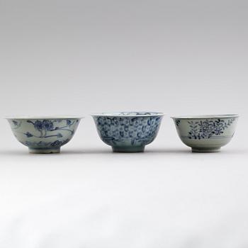 SKÅLAR, 3 st, porslin, Kina, Ming 1400-tal.
