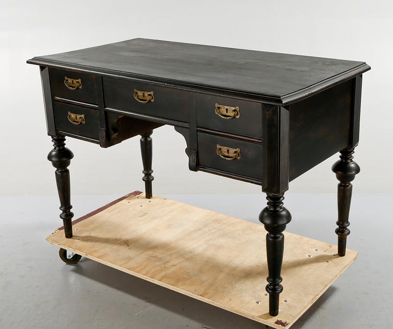 SKRIVBORD, nyrenässans, 1800-talets sista del.