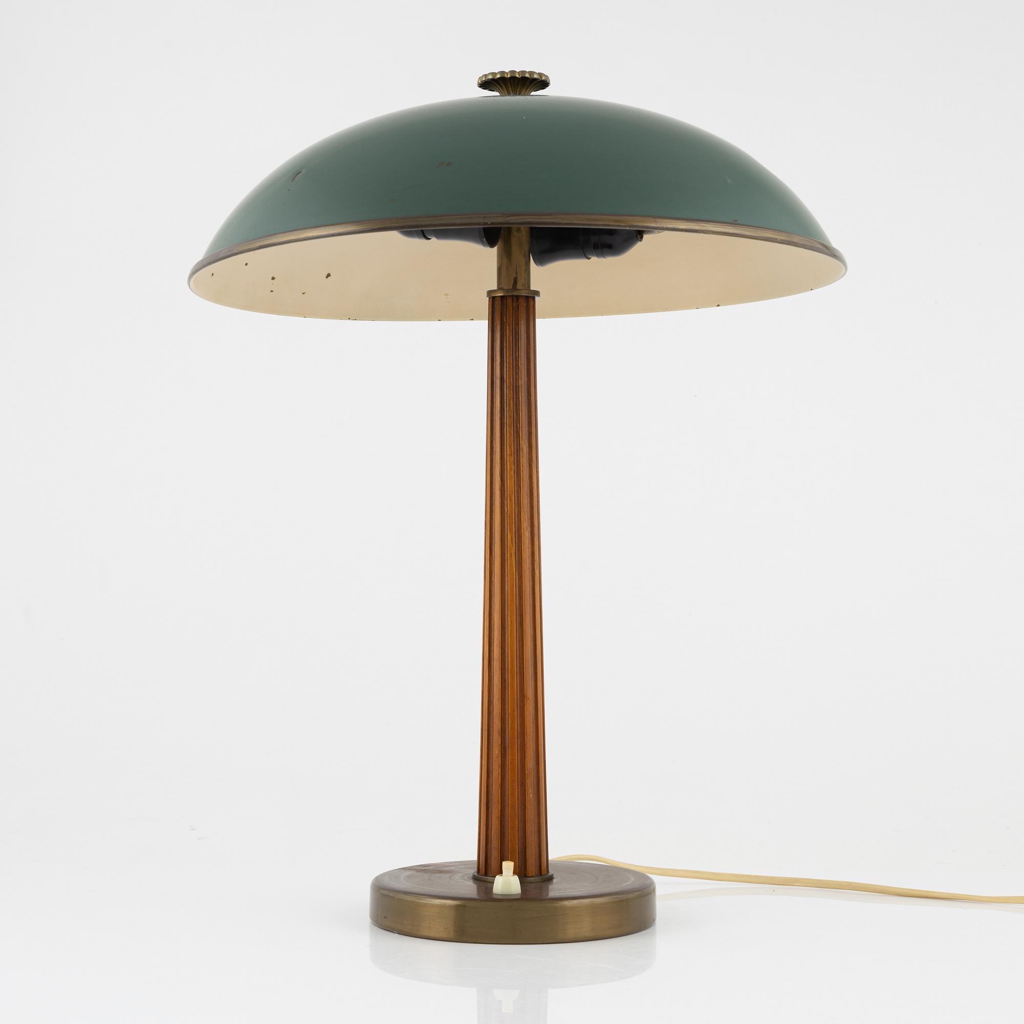 A Nordiska Kompaniet Swedish Modern table lamp, mid 20th Century.