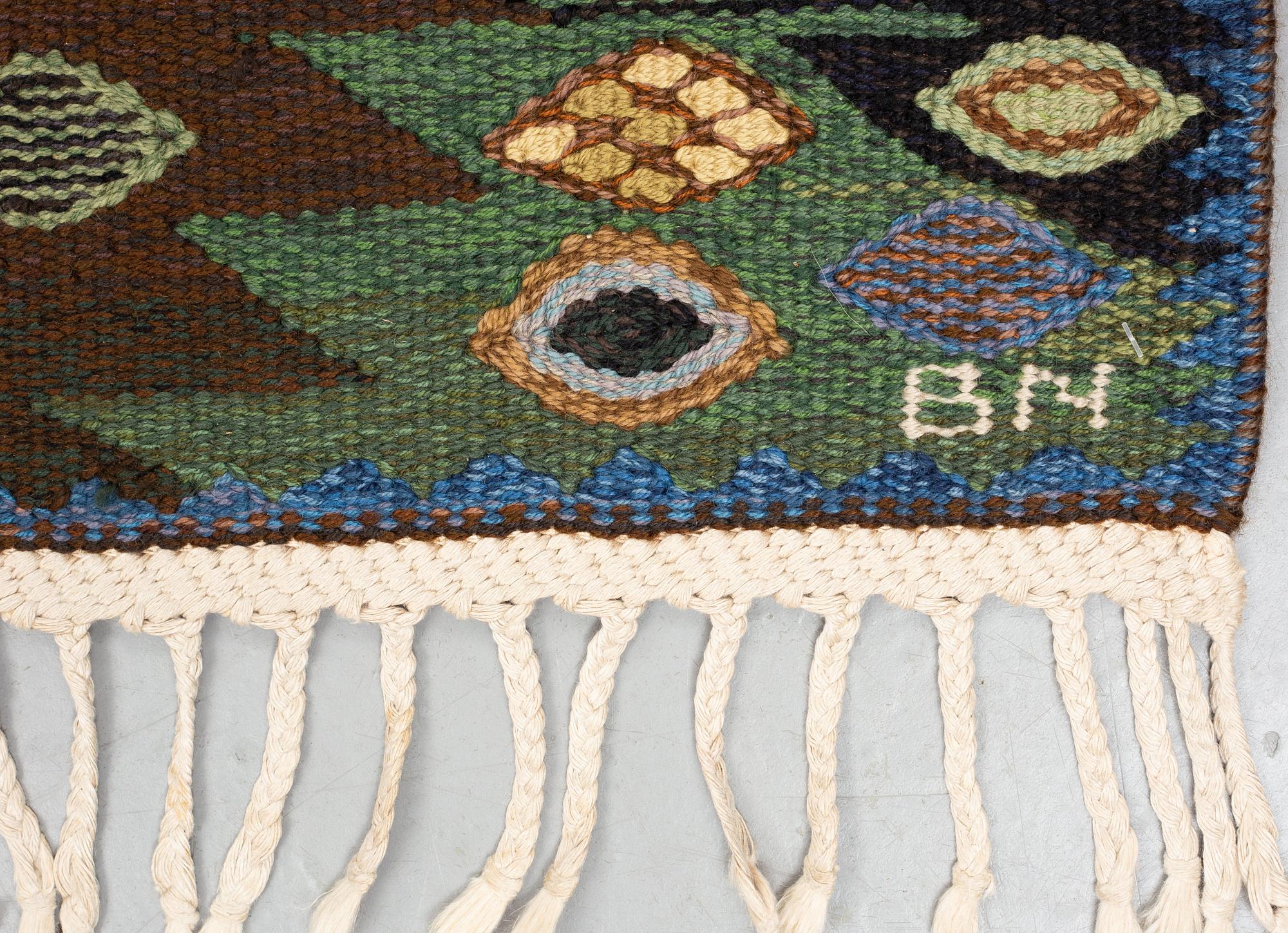 Barbro Nilsson, matto, "Tånga brun och grön", flat weave, ca 223 x 153-155 cm, signed AB MMF BN.