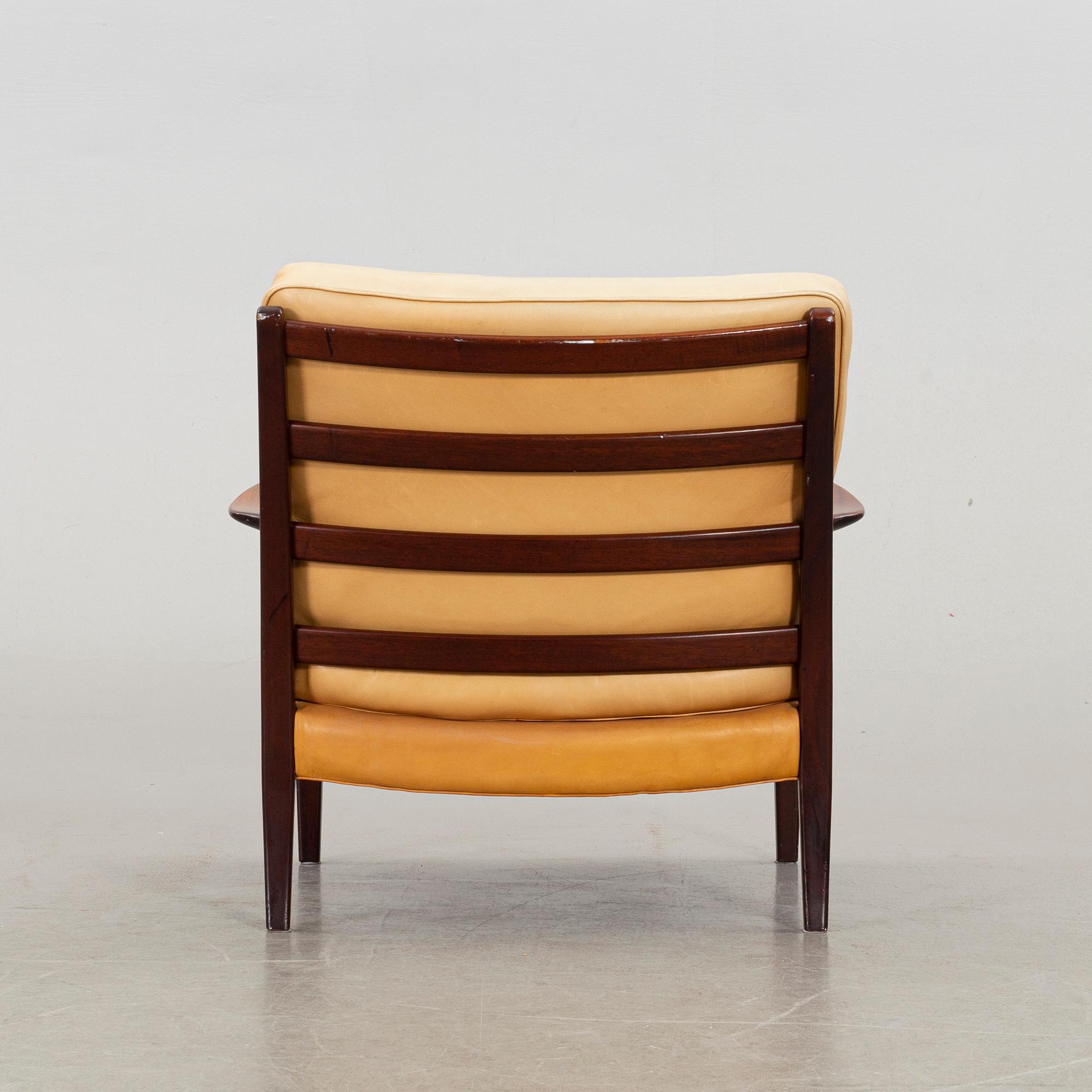 ARNE NORELL, a late 20th century "Löven" armchair.