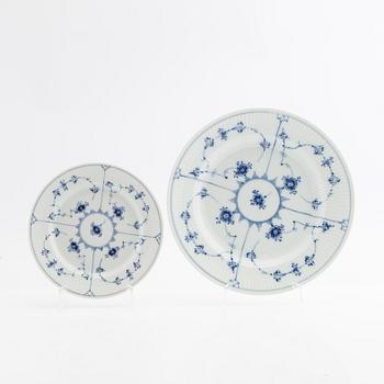 Servis 31 dlr "Musselmalet rifflet" Royal Copenhagen Danmark 1900-talets senare del porslin.