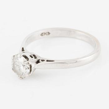 Ring 18K white gold with brilliant-cut diamond.