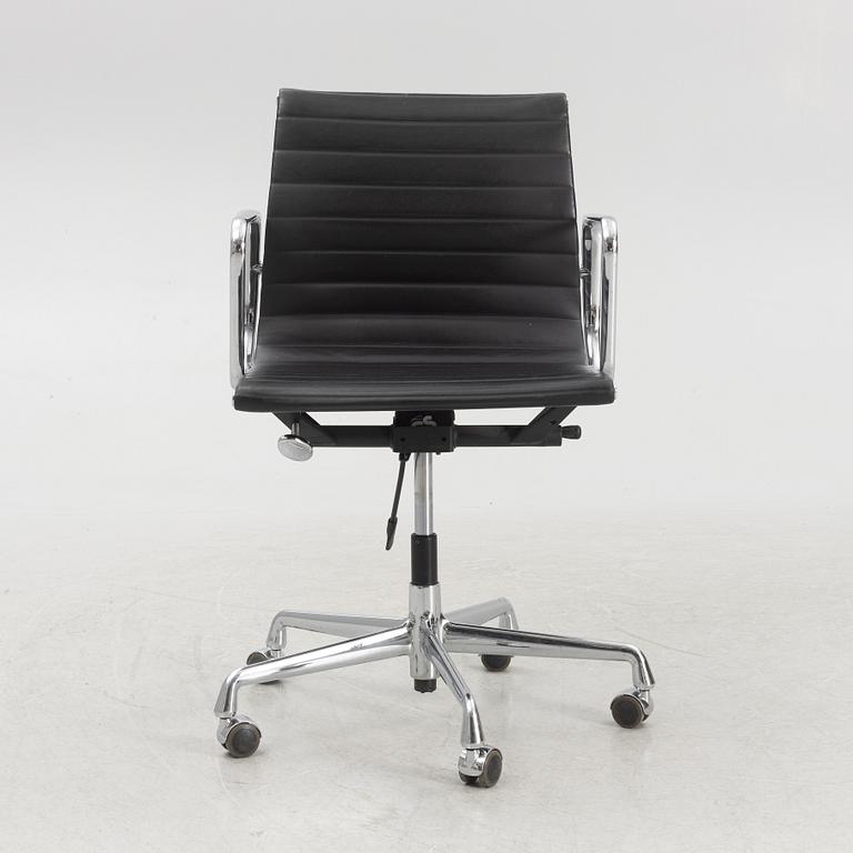 Charles & Ray Eames, office chair, "EA117" Vitra.