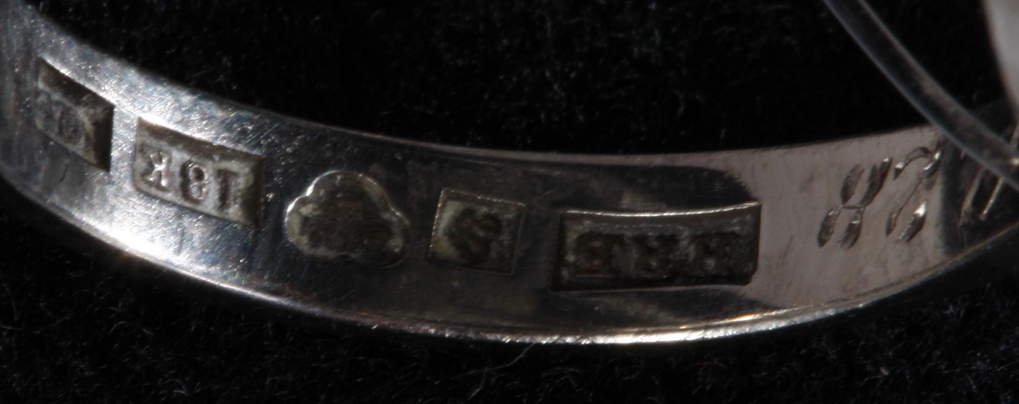 RING. 18K vitt guld med briljanter, 0.28 ct enl gravyr.