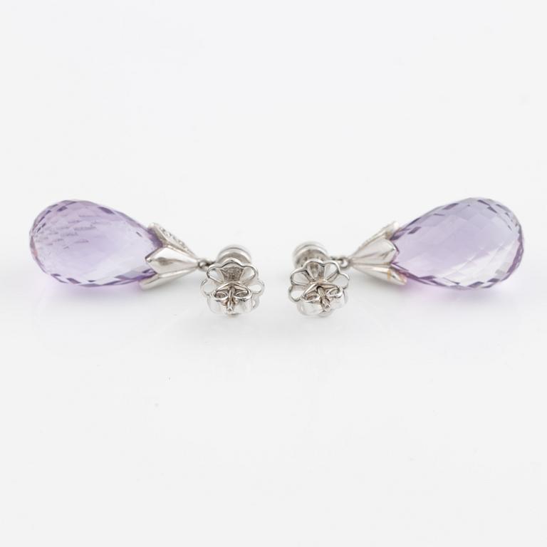 Earrings, 18K white gold with briolette-cut amethysts and brilliant-cut diamonds.