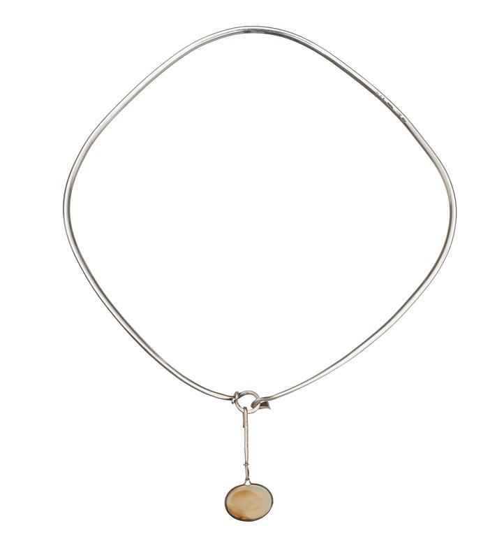 A Torun Bülow Hübe sterling necklace with a pendant, Georg Jensen, Copenhagen 1945-77.