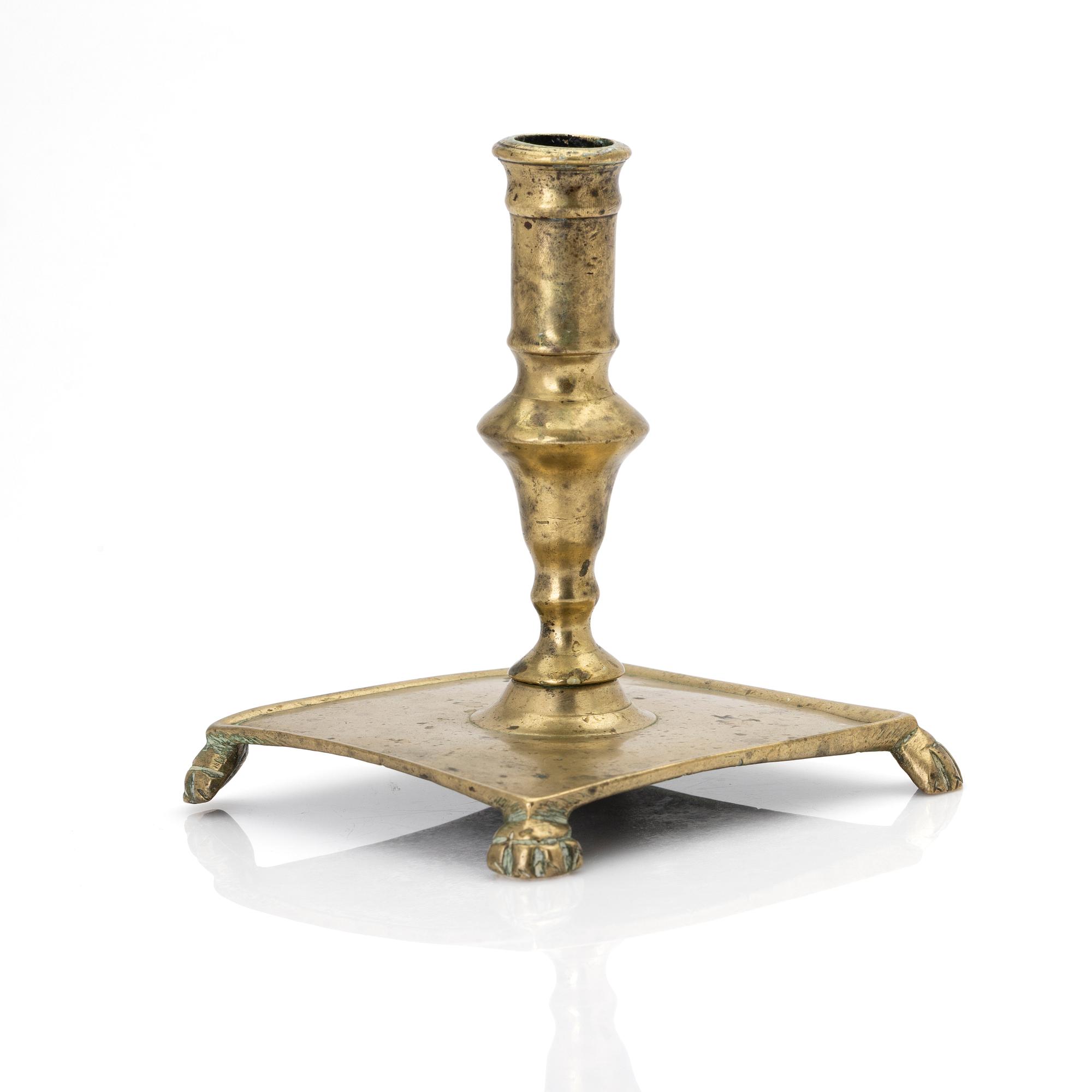 Ljusstake, mässing, barock, omkring år 1700.