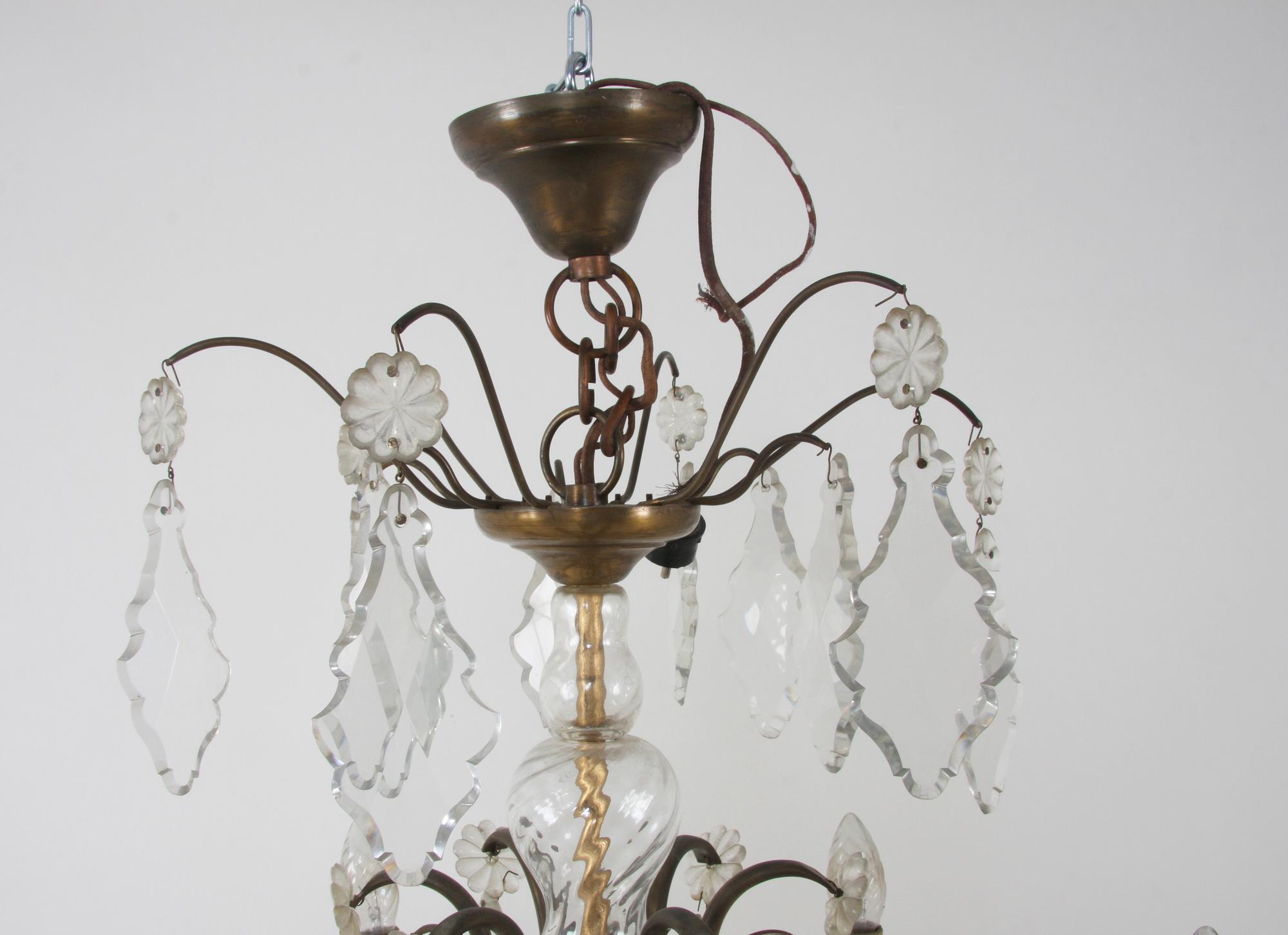 LJUSKRONA, rokokostil. H 80.
Proveniens: Git Gay.