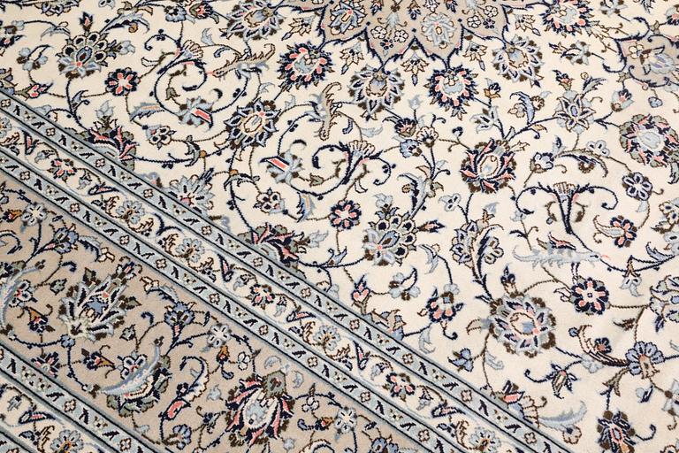 A Keshan carpet, approx. 355 x 250 cm.