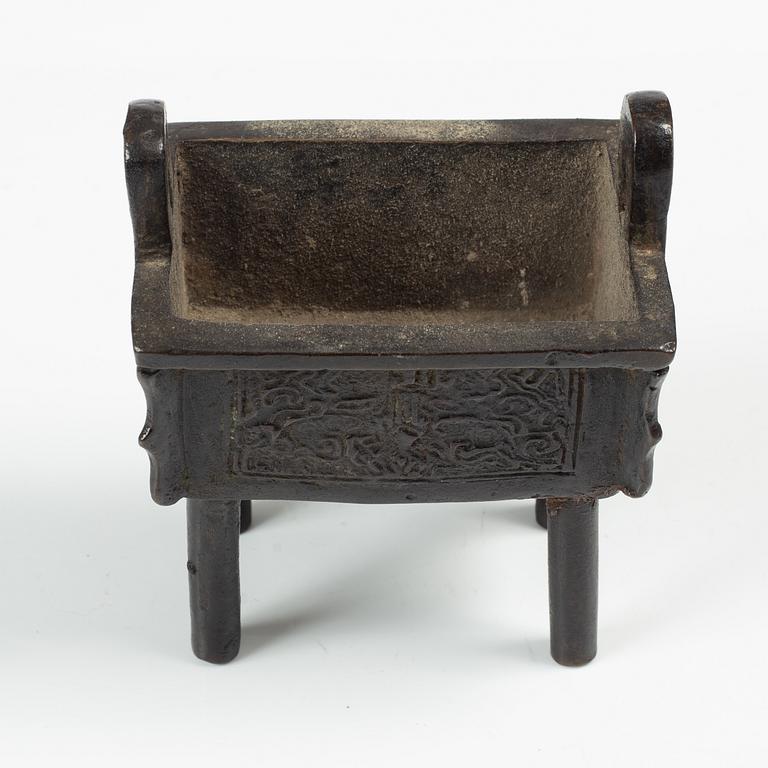 A Chinese bronze censer, Qing dynasty.