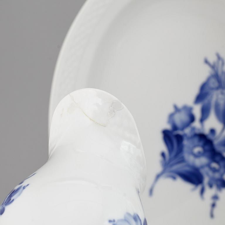 An 42 piece Royal Copenhagen dinner set model 'Blå Blomst'.