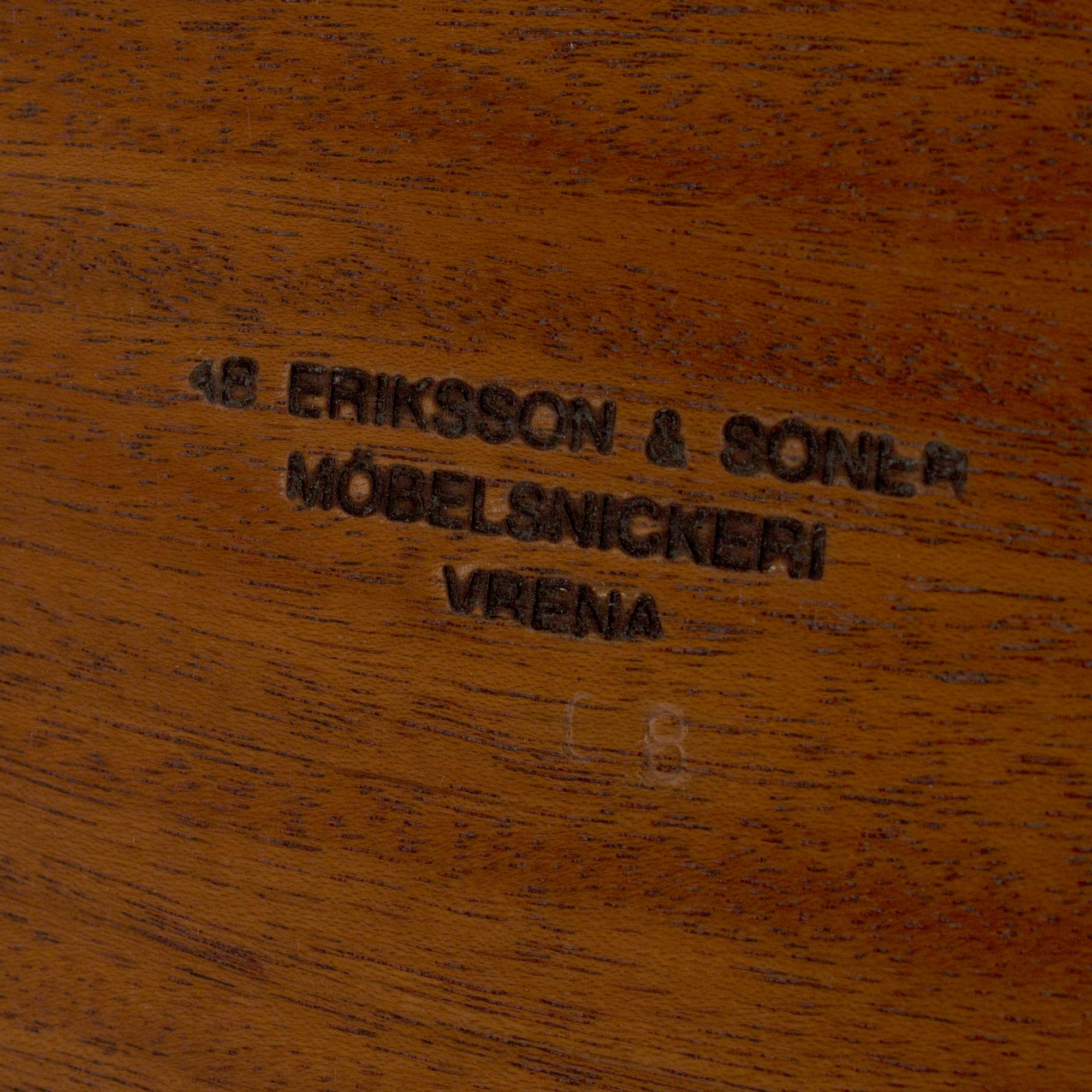 JOSEF FRANK, matbord samt 4 iläggsskivor, modell 947, Firma Svenskt Tenn.