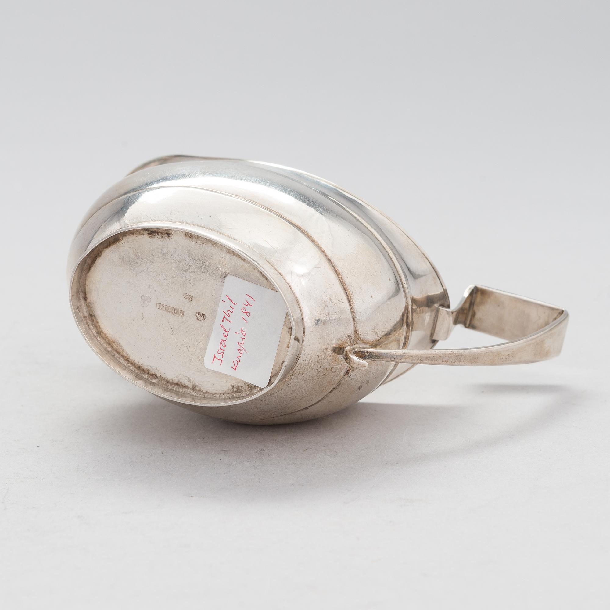 Fat och gräddsnäcka, silver, G. Holmberg, Åbo 1837 och I. Thiel, Kuopio 1841.