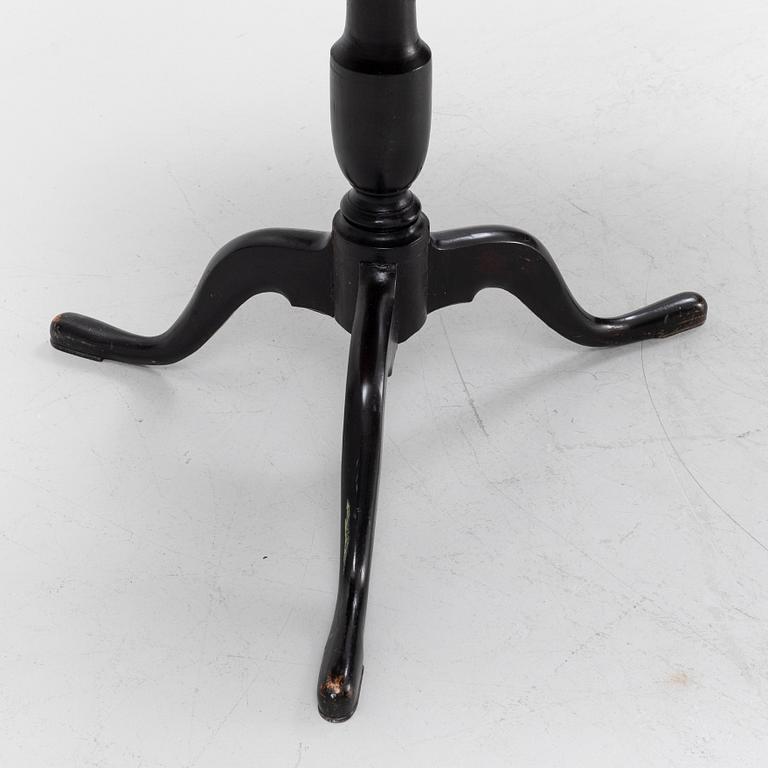 Bord gustavanskt av Jacob Sjölin (Mästare i Köping och Kungsör 1767-1785).