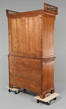 SKÅP, troligen Danmark, sekelskiftet 1700/1800.