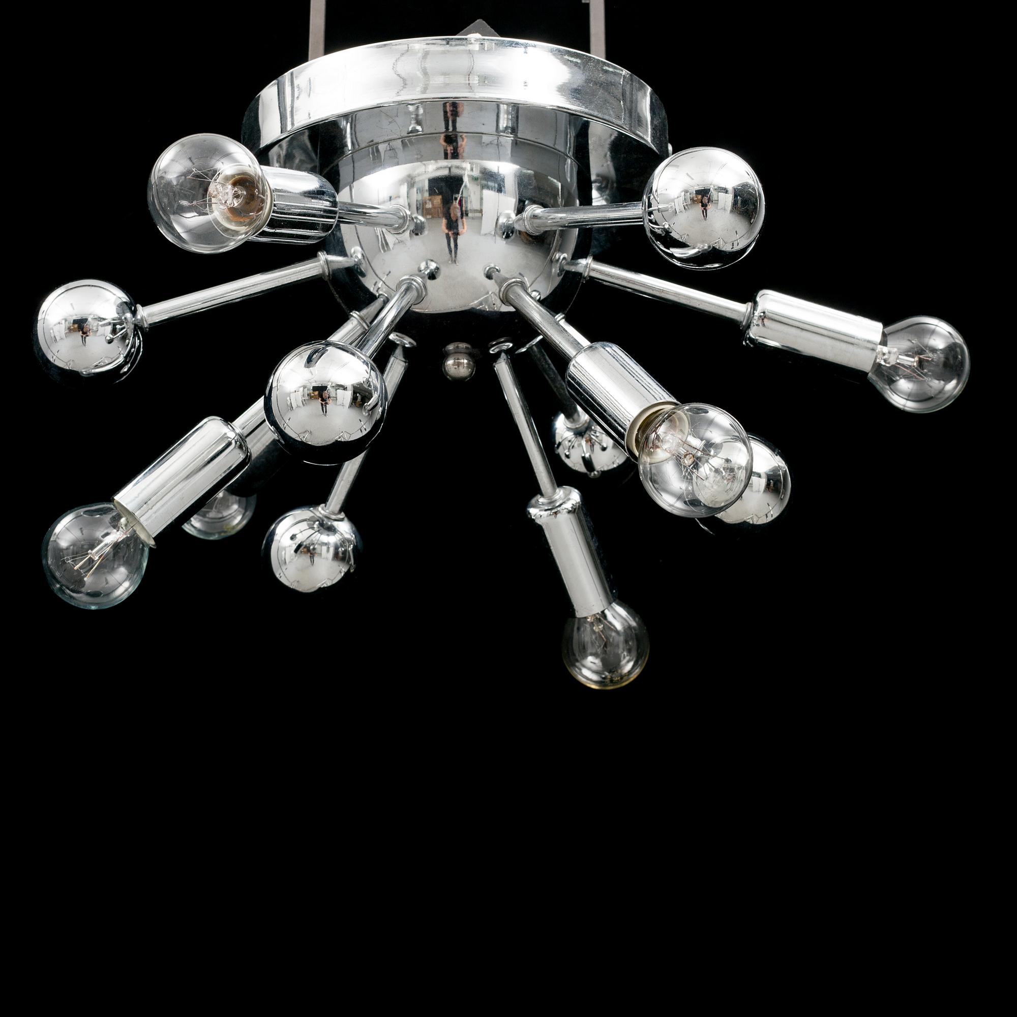 A late 20th century ceiling light.