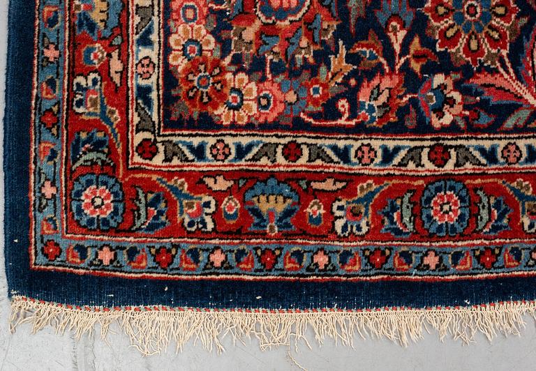 Matta, semiantik Keshan, ca 364 x 274 cm.