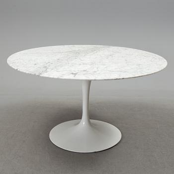 A 'Tulip' table by Eero Saarinen.