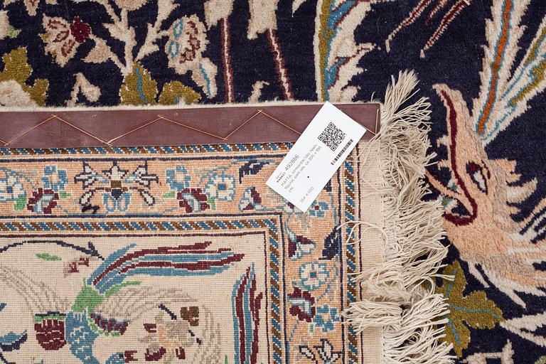 MATTA, semiantik/old, Nain, figural, part silk, ca 305 x 195 cm.