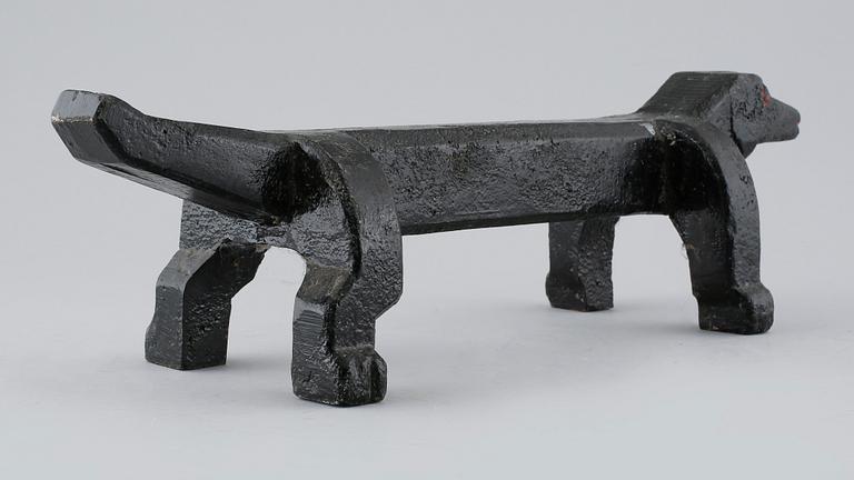 ELDHUND, gjutjärn, 1900-talets andra hälft.