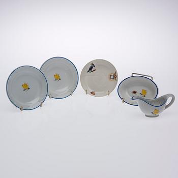 DELAR AV BARNSERVIS, 28 delar, porslin samt glas, Arabia, 1920-talet samt 1900-talets mitt.