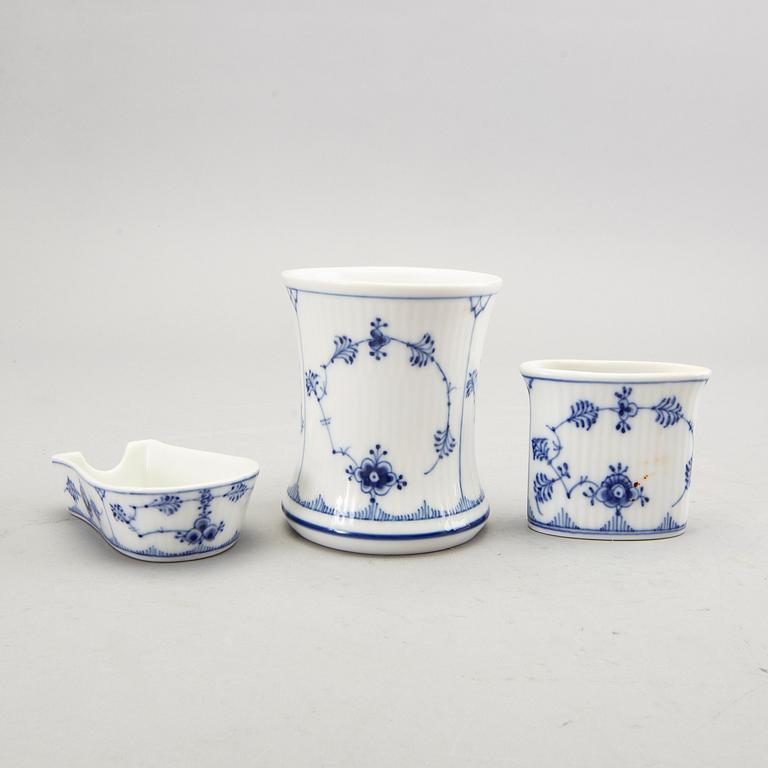 A 35 pcs Musselmalet Royal Copenhagen porcelain service.