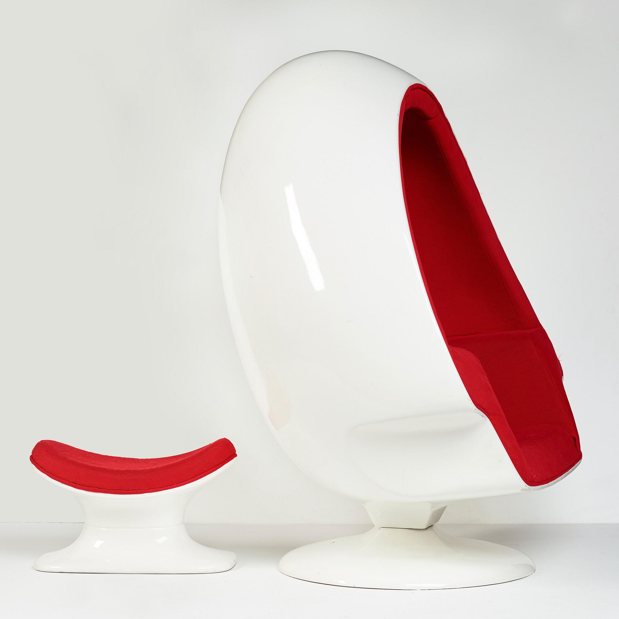 LEE WEST, "Egg Chair" fåtölj med fotpall, Lee West Inc. USA 1970-tal.