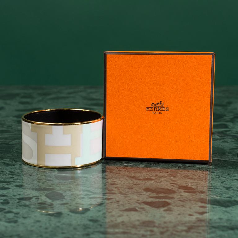 A Hermès enamel bracelet.