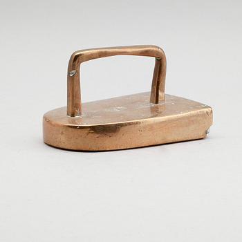 STRYKJÄRN, brons, 1600-tal.