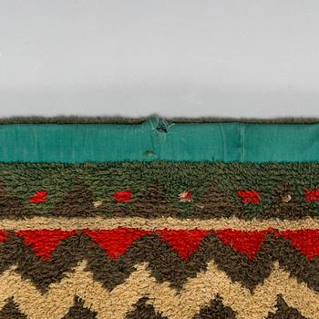 Ryijy/ peite, kansanomainen, päivätty 1851, Suomi. Noin 180 x 153 cm.