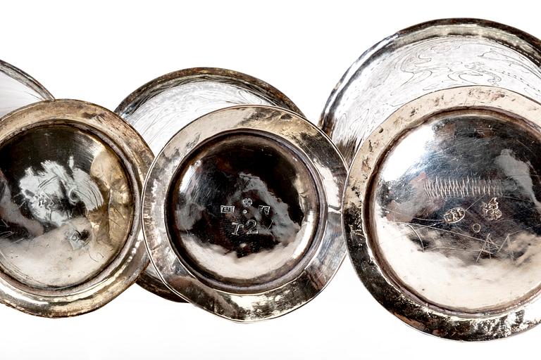 A Swedish 18th/19th century set of three silver beakers, weight 252 grams.