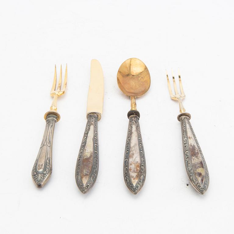 A 4 pcs silver travel cutlery around 1900, weight 112 grams.