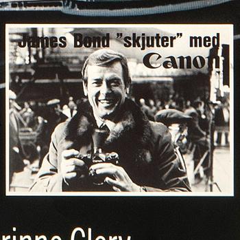 Film poster James Bond "Moonraker" (James Bond shooting with Canon) 1979.