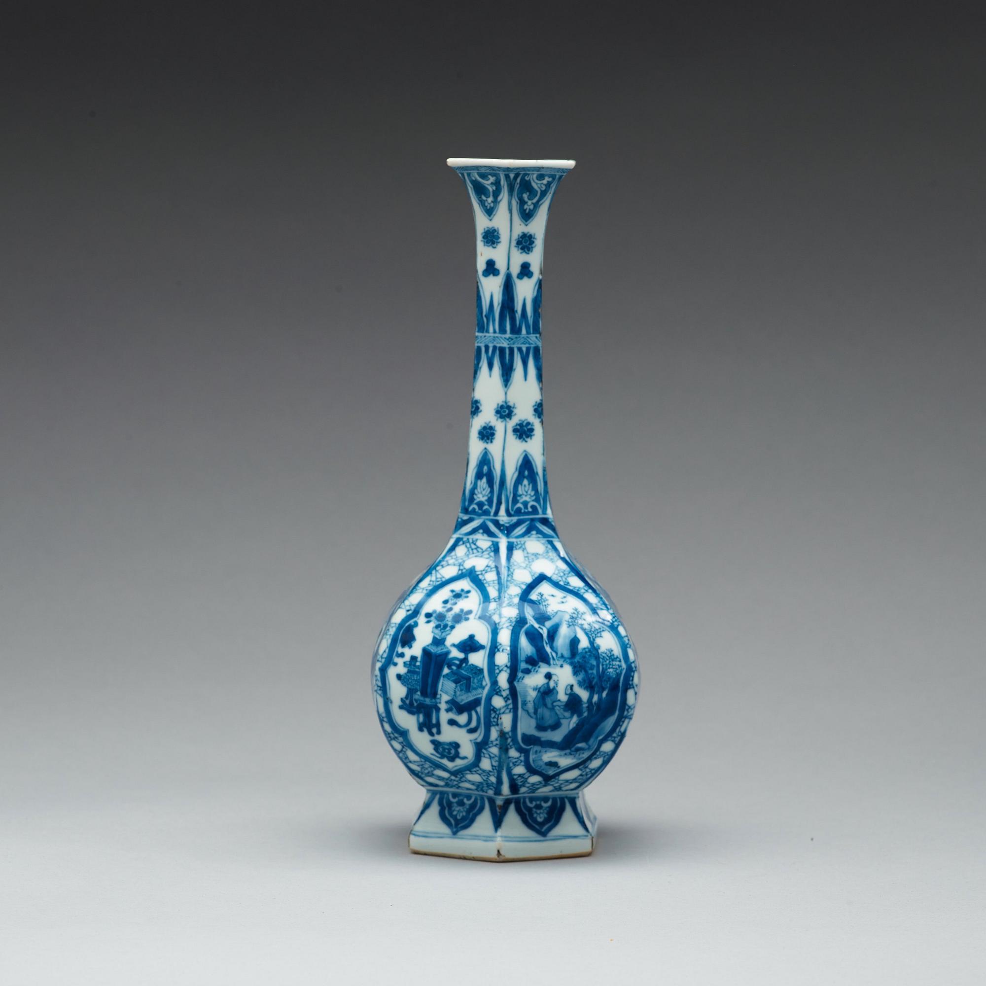 VAS, porslin. Qingdynastin, Kangxi (1662-1722).