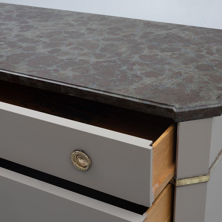 Chest of drawers, Gustavian style, 20th century.