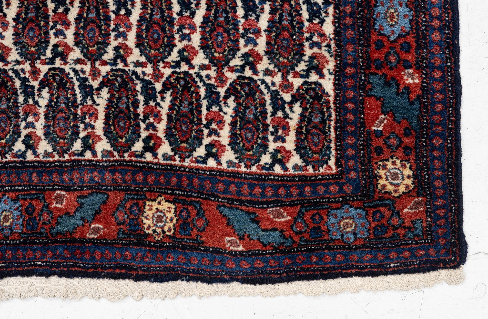 Matta, semiantik Senneh, ca 165 x 120 cm.