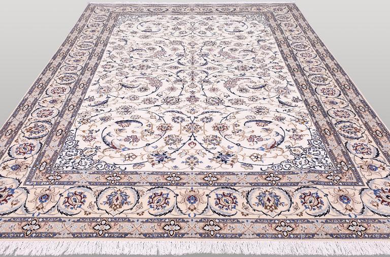 Matta, Nain part silk s.k 9LAA , ca 361 x 255 cm.