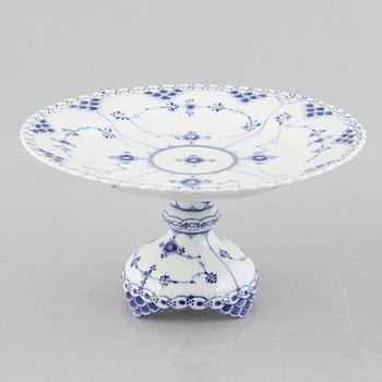 A 'Blue Fluted Full Lace' porcelain centerpiece dish, Royal Copenhagen, model 1093, 1898-1923.