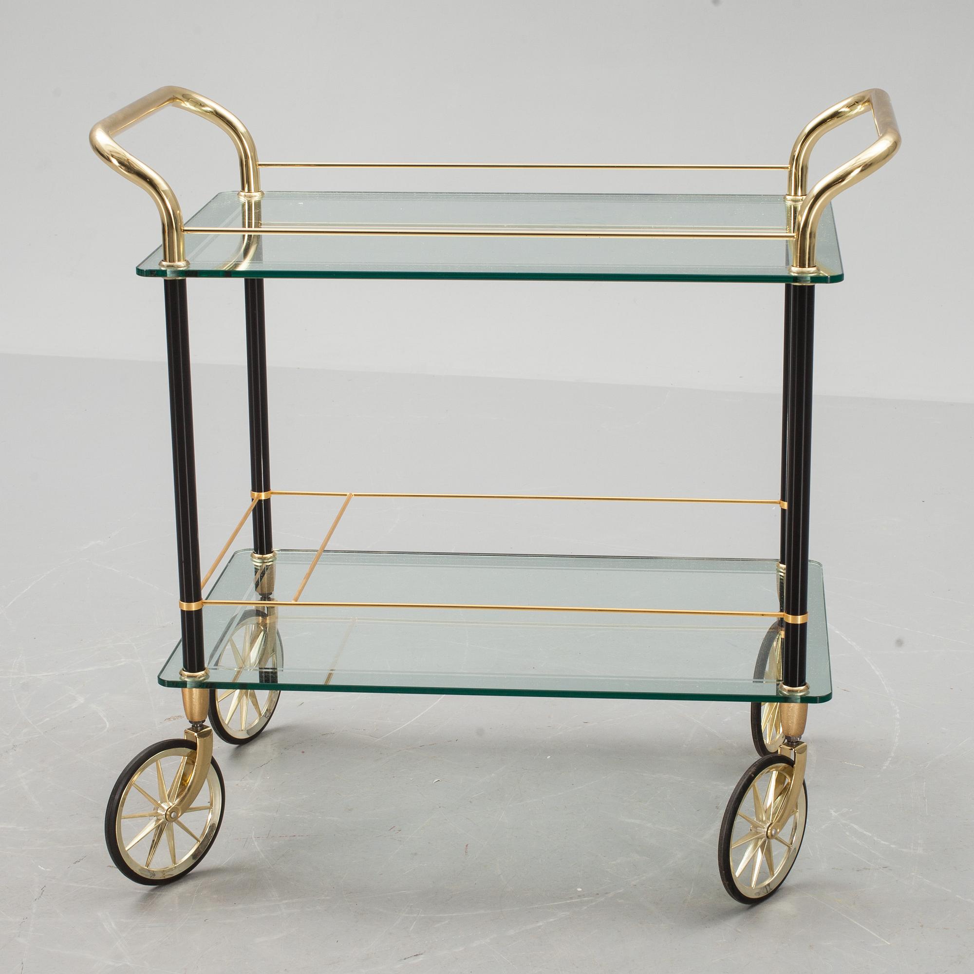 SERVERINGSVAGN, 1900-talets slut.