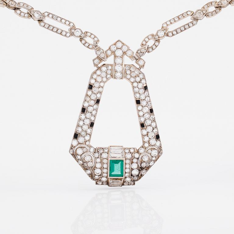 COLLIER, sterlingsilver, grön sten, vita- samt svarta stenar, 1900-talets första hälft.
