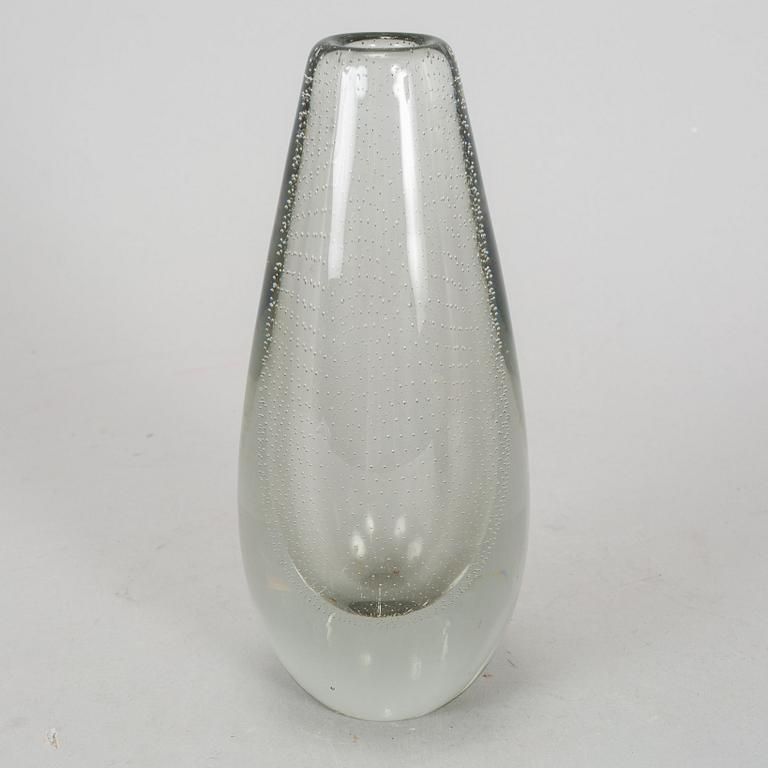 GUNNEL NYMAN, a glass vase, Nuutajärvi Notsjö, Finland mid 20th century.