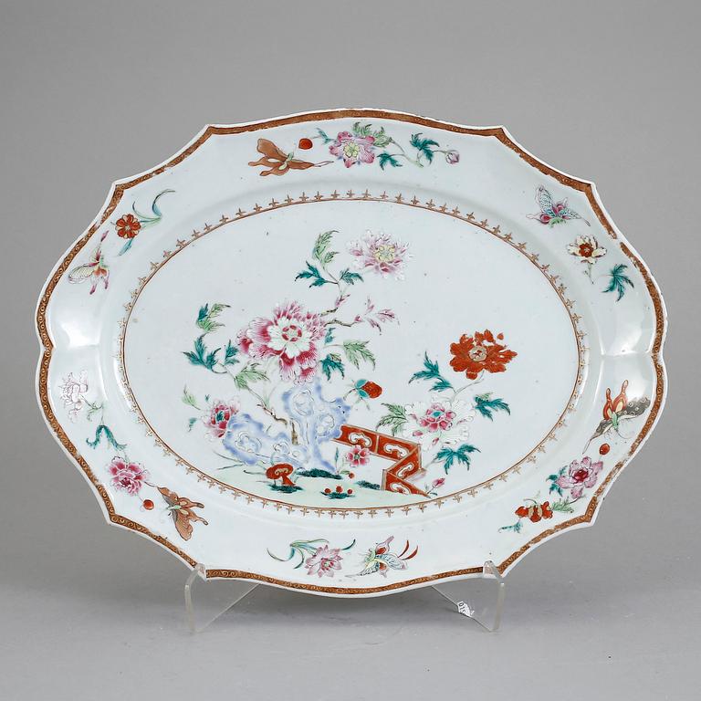 STEKFAT, porslin, Kina, Qianlong 1736-95.