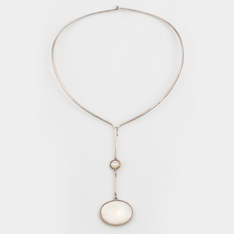 Vivianna Torun Bülow-Hübe, a silver and mother of pearl necklace, executed in her own workshop probably 1980's.