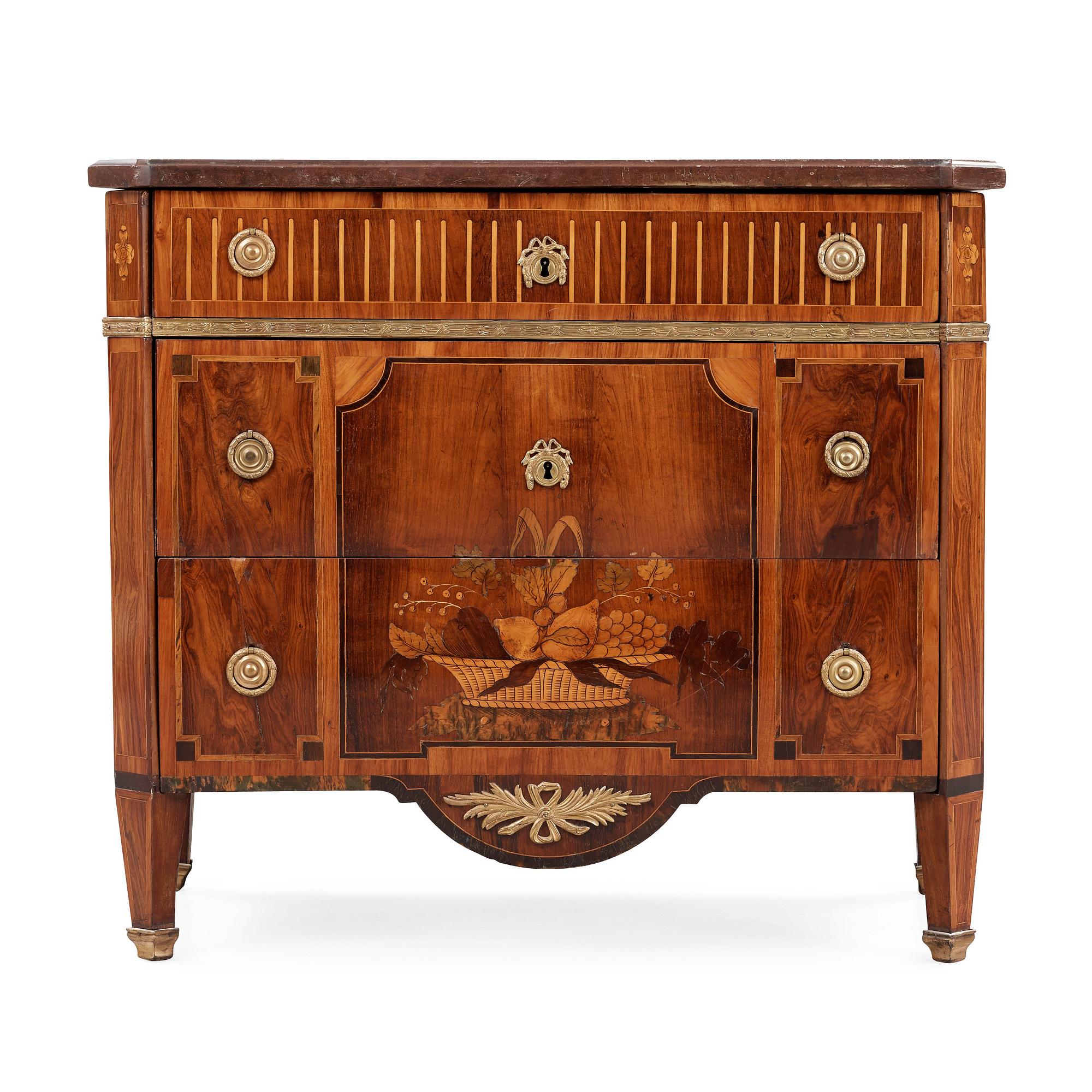 BYRÅ, av Gustaf Foltiern (mästare i Stockholm 1771-1804), ej signerad. Gustaviansk.