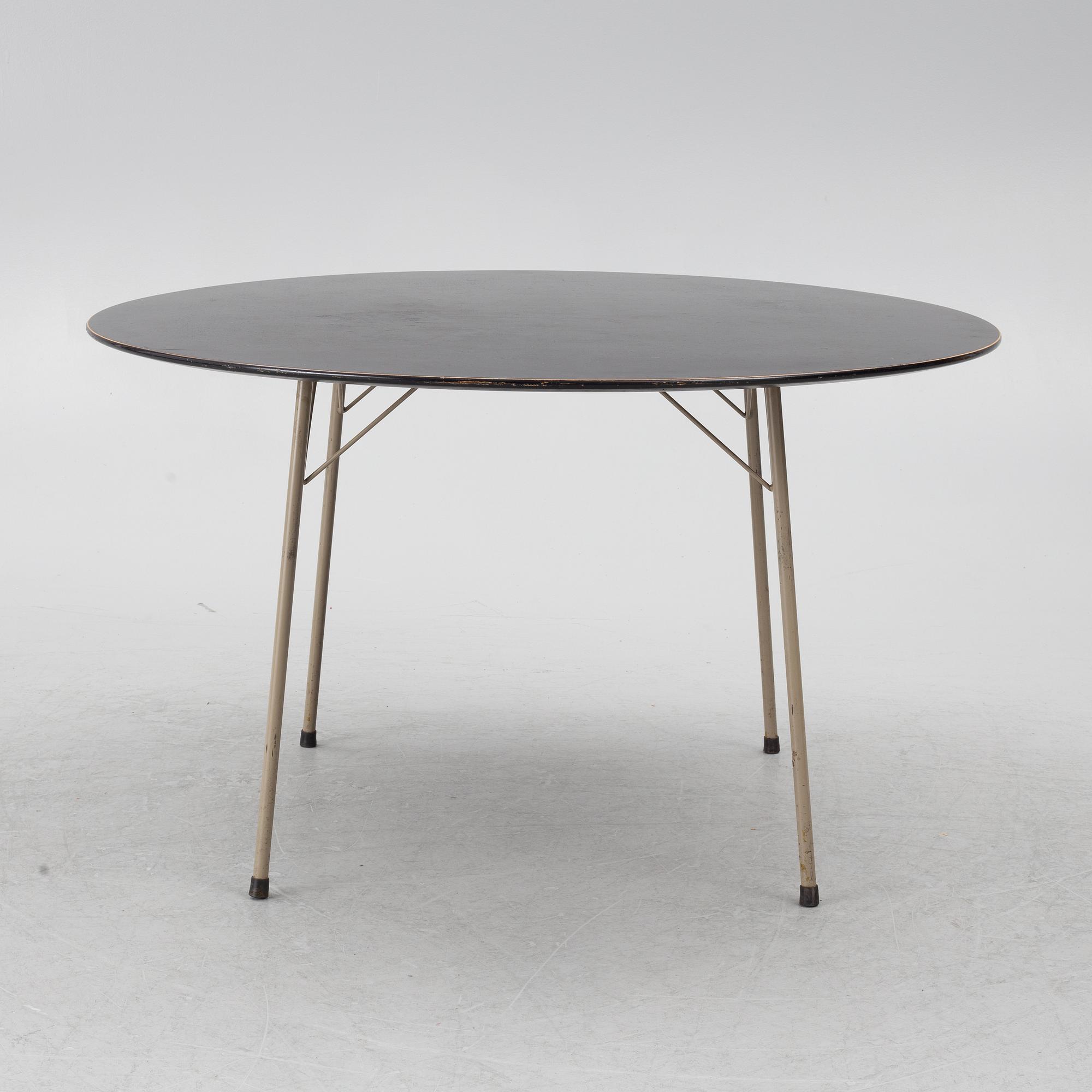 Arne Jacobsen, dining table, model 3600, Fritz Hansen, Denmark.